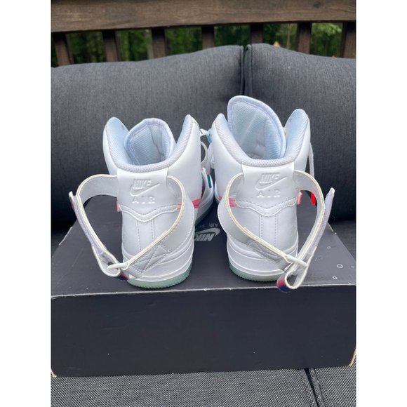 Nike White and Multicolor Women's Sneakers - Picture 8 of 12